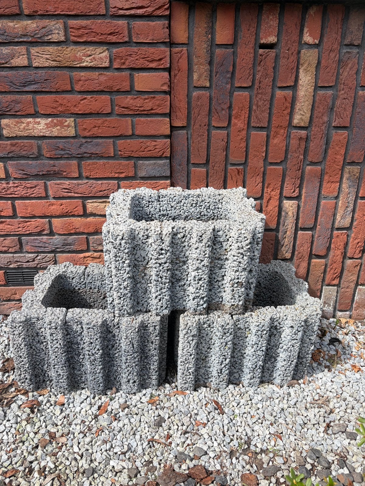 Gratis 4 betonnen bloembakken, Ophalen, Gebruikt, Minder dan 30 cm, Balkon