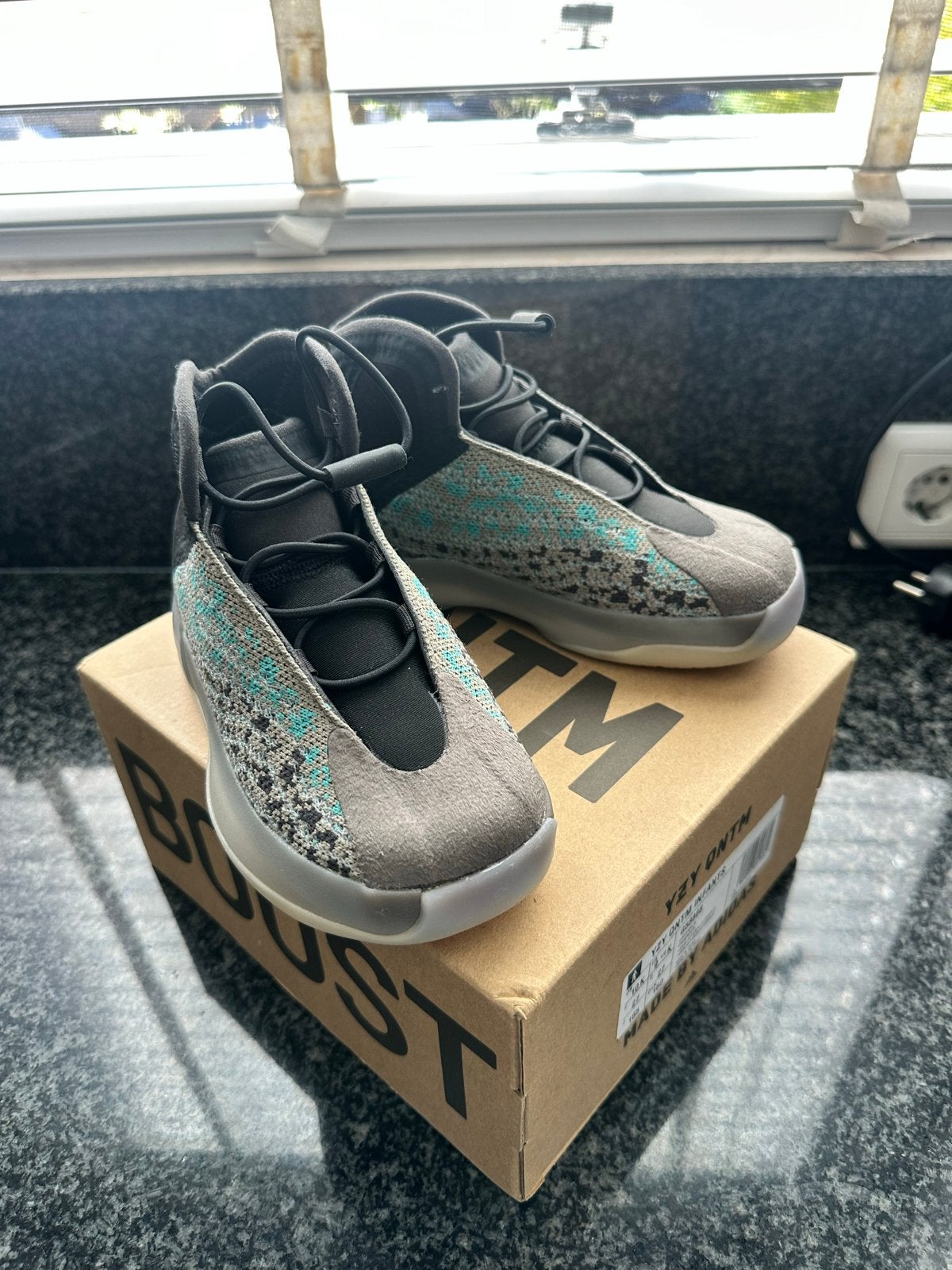 Adidas Yeezy QNTM Infants Schoenen Maat 27, Ophalen of Verzenden, Zo goed als nieuw, Jongen of Meisje, Schoenen