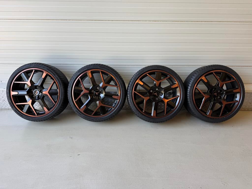 19” originele Cupra Leon VZ Hailstorm Akebono velgen 19 inch, Banden en Velgen, Nieuw, 235 mm, Personenwagen