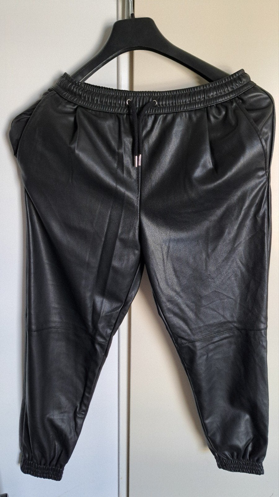 Zara pantalon van imitatieleer, Nieuw, Ophalen of Verzenden, Maat 36 (S), Lang