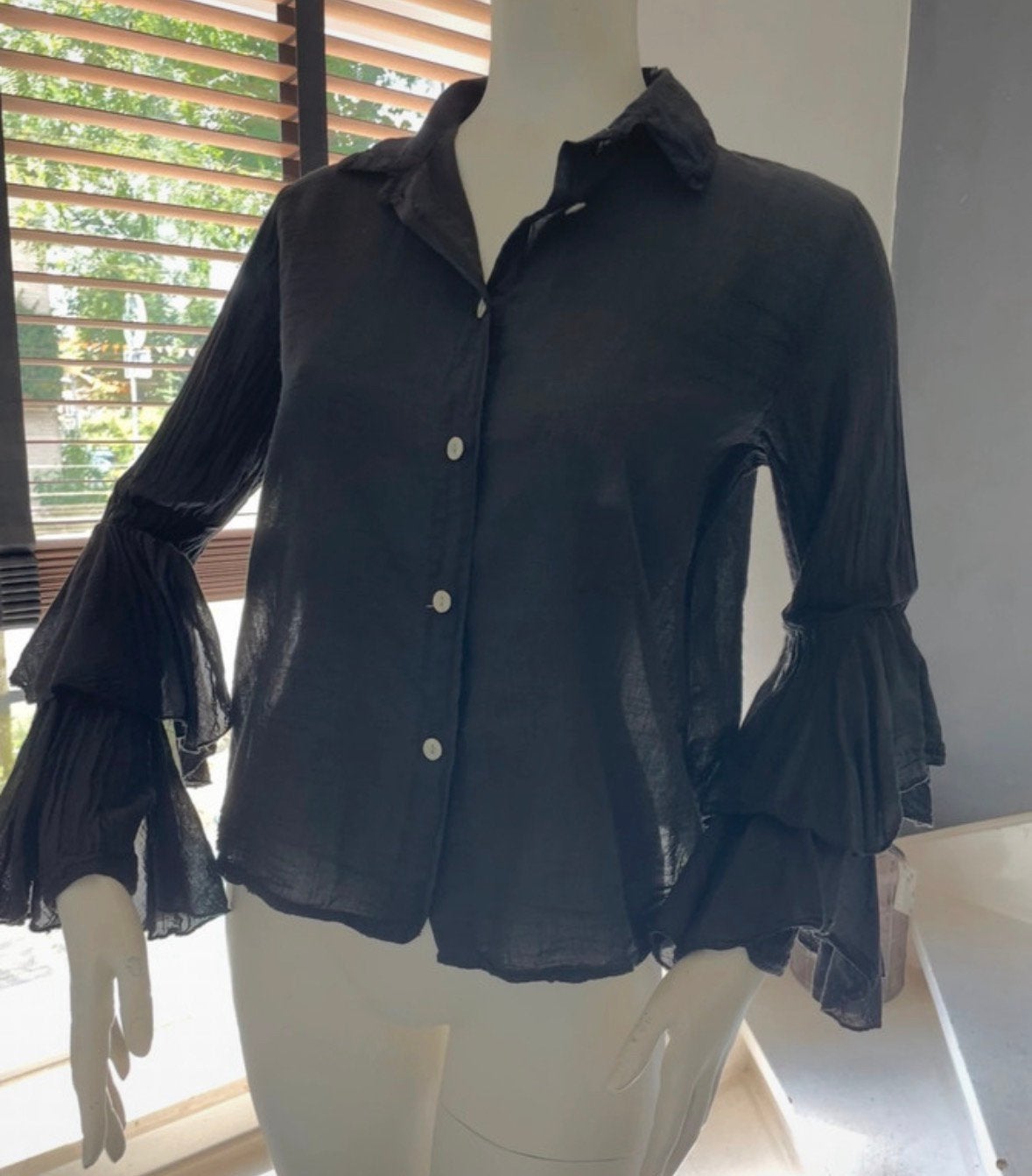 Solo G zwarte Blouse met ruches maat universeel ibiza style, Kleding | Dames, Blouses en Tunieken, Maat 38/40 (M), ., Zwart, Nieuw