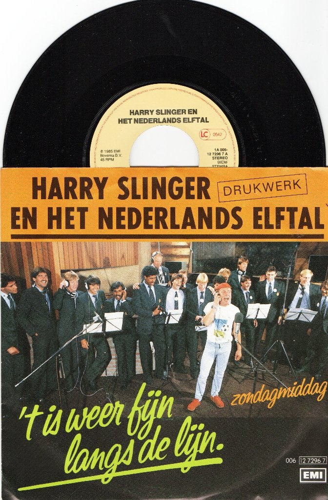 Harry Slinger En Het Nederlands Elftal – 't Is Weer Fijn...., Ophalen of Verzenden, Zo goed als nieuw, 7 inch, Overige genres