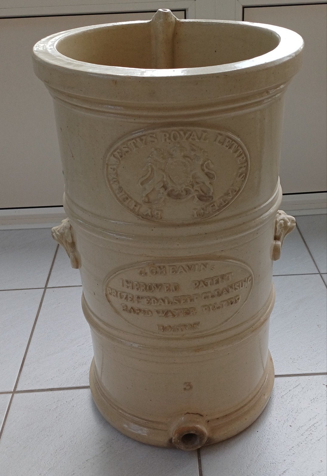 Antieke keramische waterfilter, G.M. Gavin Boston, Ophalen