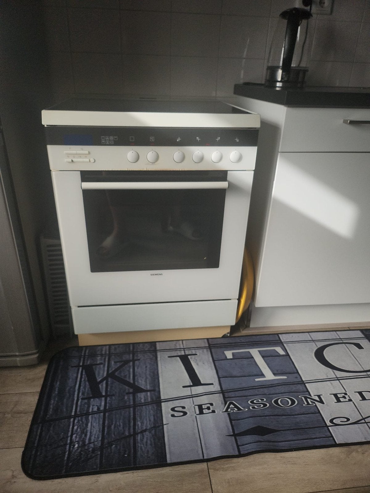 Siemens Vrijstaand Keramisch Fornuis met Oven, Ophalen, Gebruikt, Keramisch, 4 kookzones