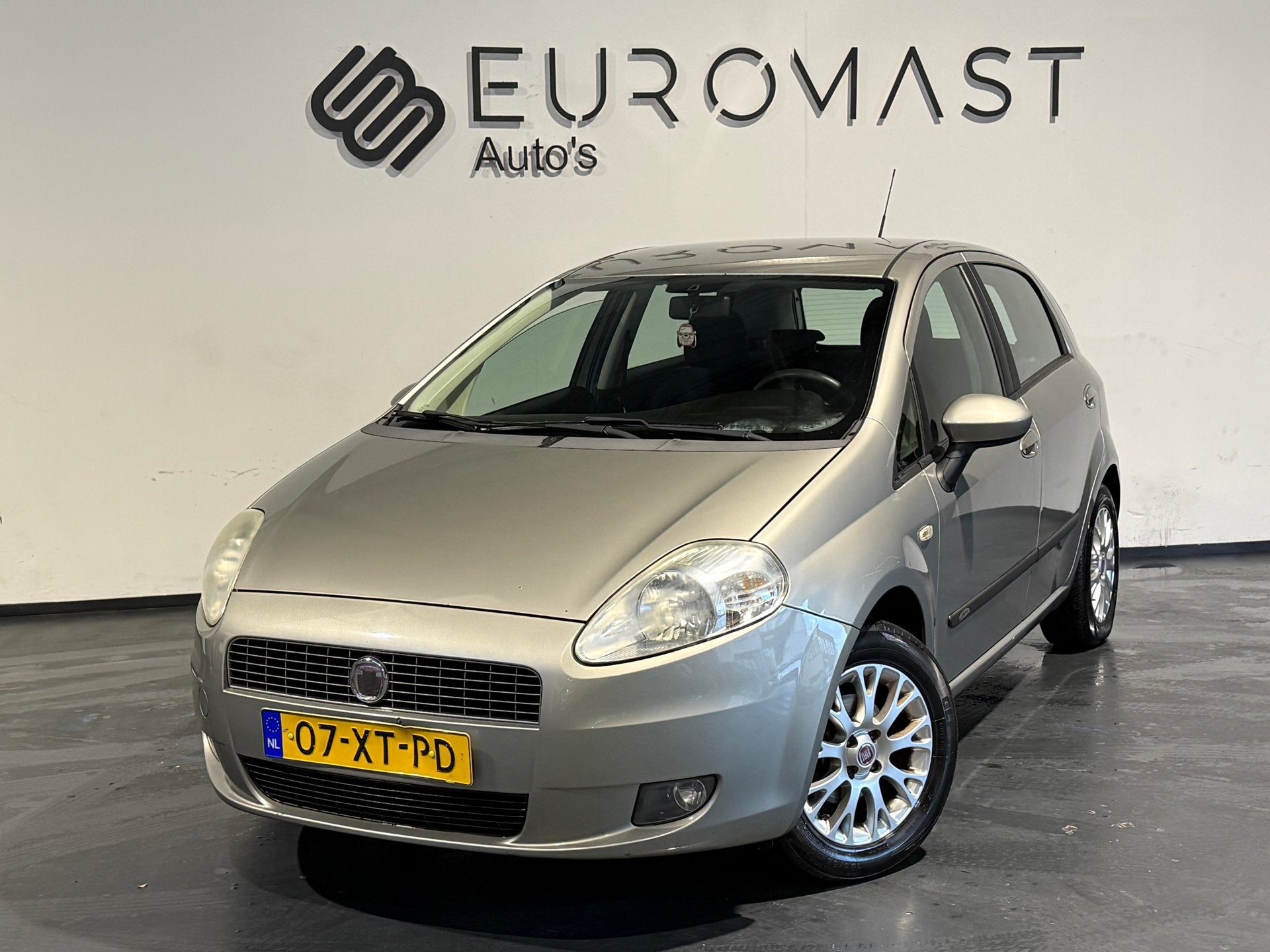 Fiat Grande Punto 1.4 Dynamic Airco 5d Nieuwe Apk, Auto's, Fiat, Voorwielaandrijving, Stof, 4 cilinders, 400 kg