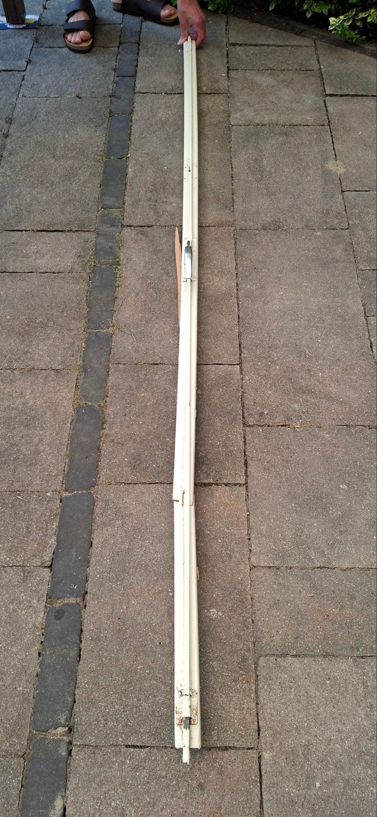 Vintage raamsluiting met klink en slot, Ophalen, Gebruikt, Overige materialen, Klink of Kruk