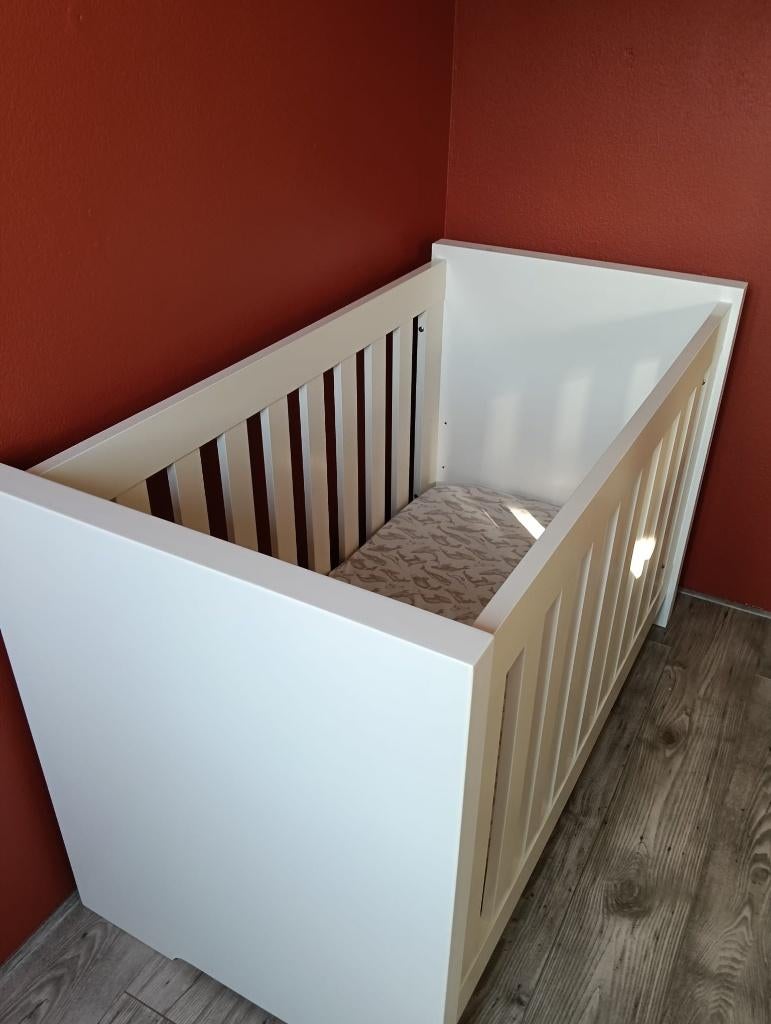 TWF Babykamerset (kledingkast, babybed en commode), Kinderen en Baby's, Kinderkamer | Complete kinderkamers, Ophalen, Zo goed als nieuw