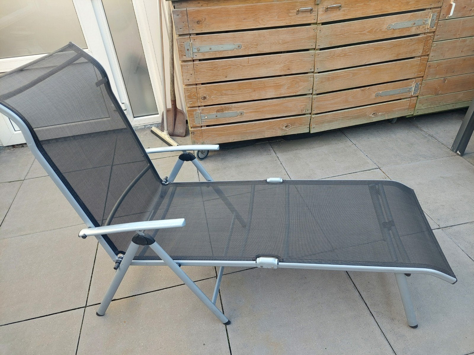 Verstelbare ligstoel/strandstoel - Grijs, Tuin en Terras, Ophalen, Gebruikt, Metaal, Verstelbaar