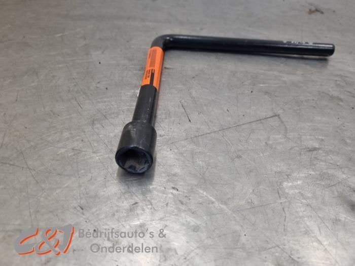 Wielmoersleutel van een Renault Master, Auto-onderdelen, Gebruikt, -, Renault, -