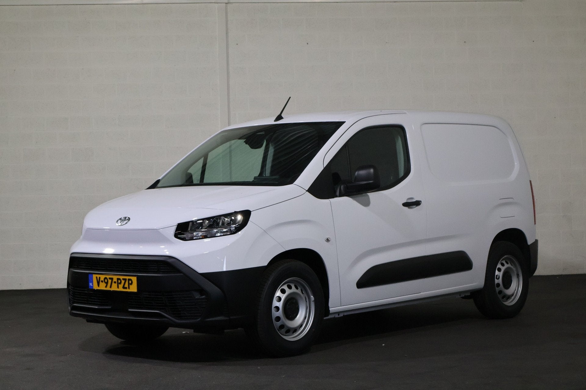 Toyota PROACE CITY Electric Comfort L1 50 kWh (bj 2026), 750 kg, 1666 kg, Wit, Toyota