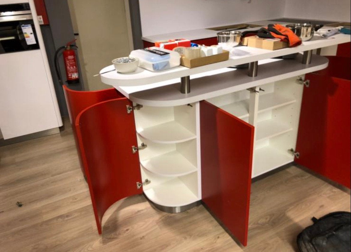 Foto 14 van Showroom keuken Beckerman mat rood en wit