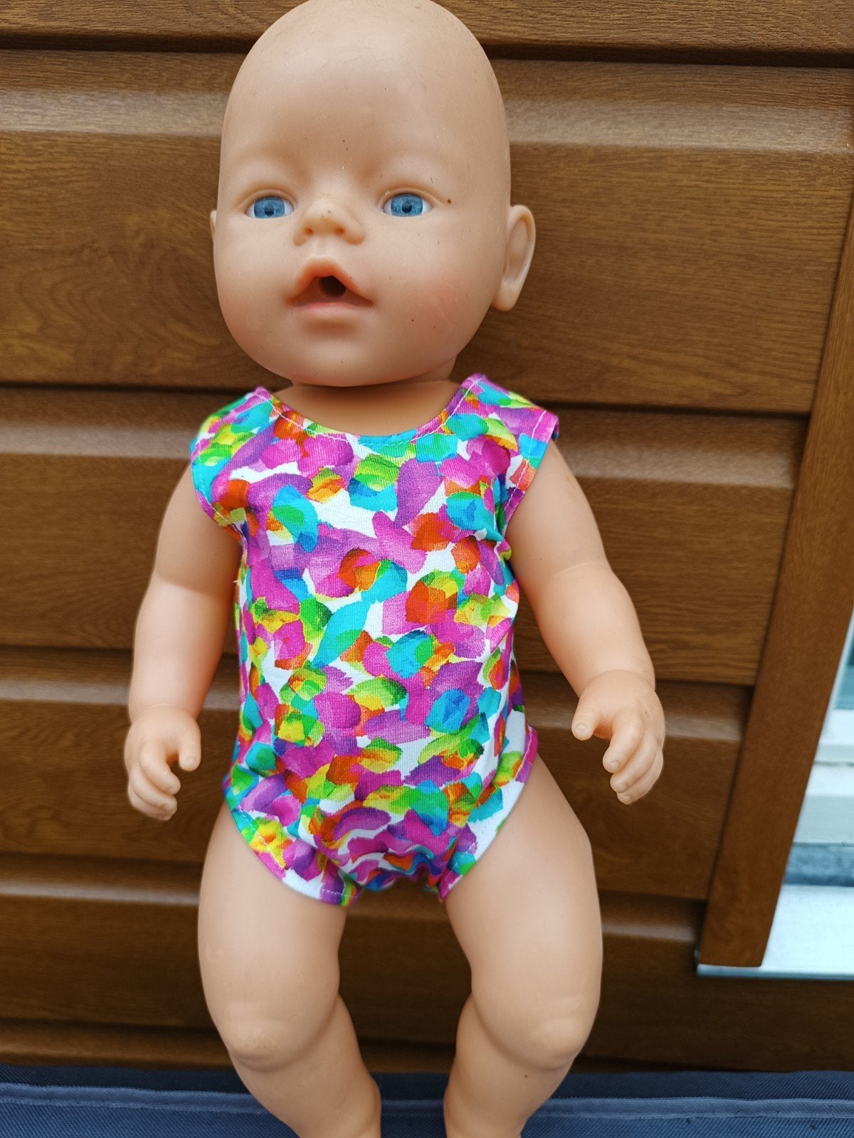 Handgemaakt Baby Born badpak - Kleurrijk design, Ophalen of Verzenden, Nieuw, Babypop