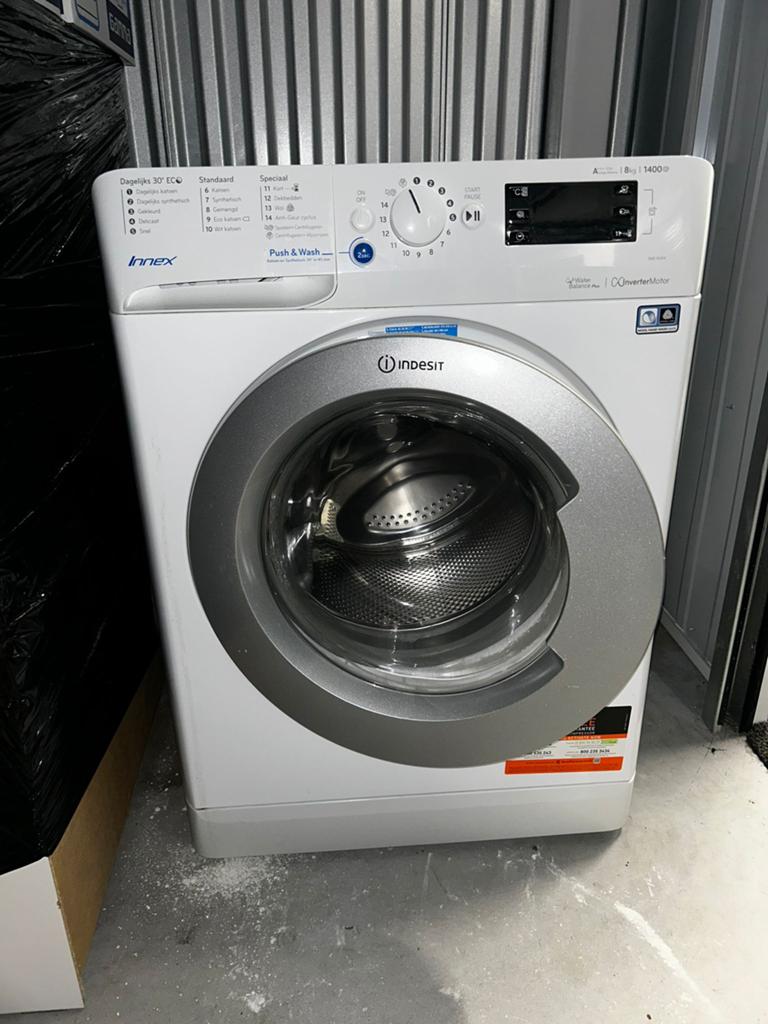 Nette Indesit wasmachine, Ophalen, 1200 tot 1600 toeren, Minder dan 85 cm, 8 tot 10 kg