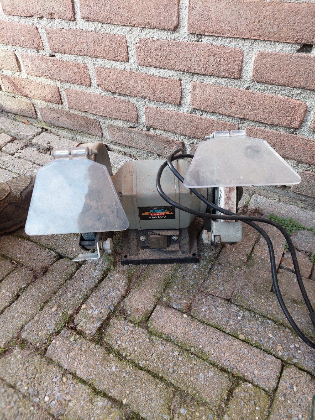 Amarel Slijpmachine met goede stenen, Doe-het-zelf en Verbouw, Gereedschap | Slijpmachines, Ophalen, Minder dan 700 watt, Werkbankslijpmachine