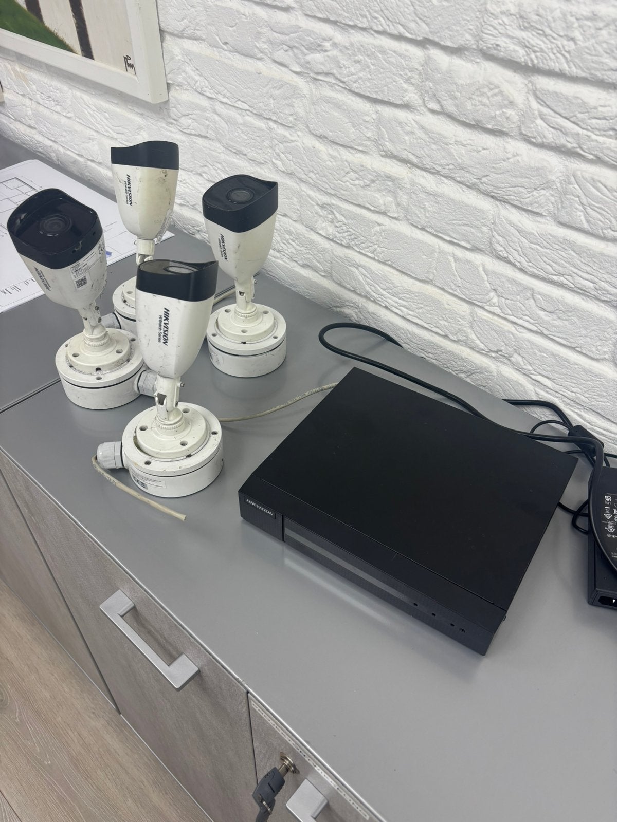 Te koop Hikvision camera’ met recorder
