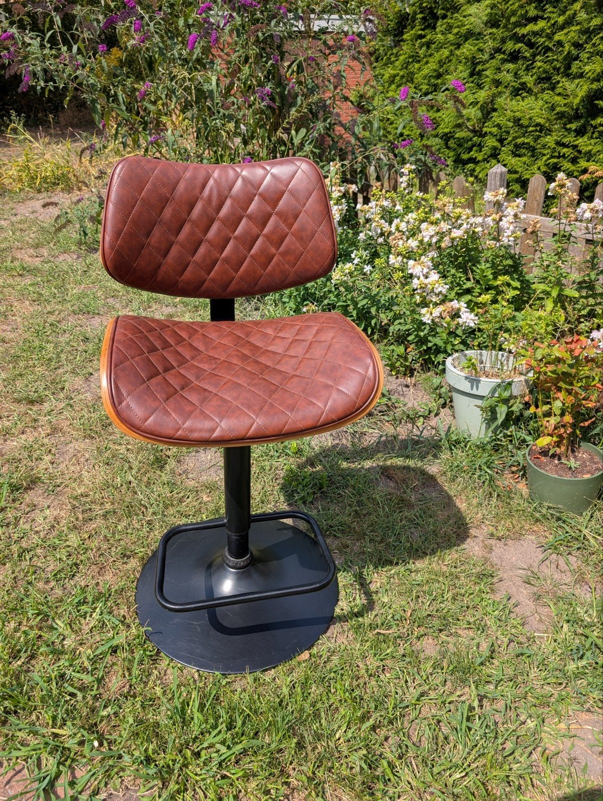 Barkruk Leen Bakker - Bruin met houten accenten, Ophalen, Gebruikt, Hout, 60 tot 90 cm