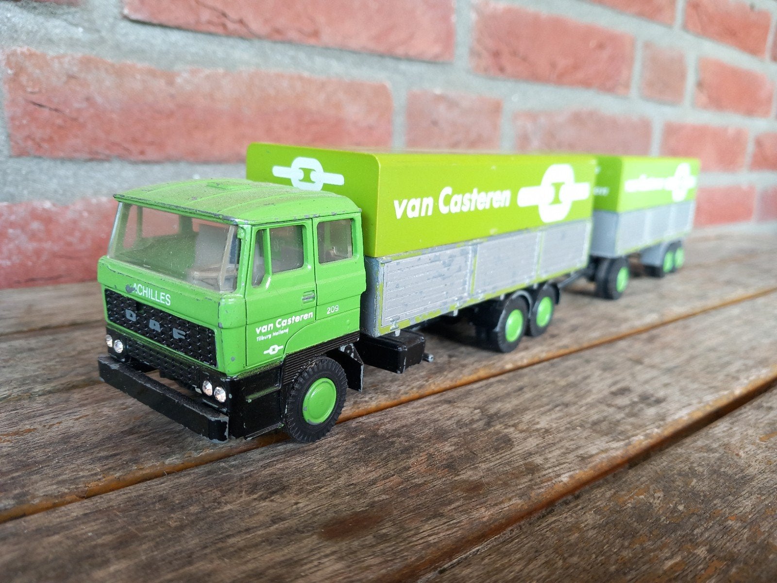Daf 2800 Van Casteren Tilburg, Hobby en Vrije tijd, Modelauto's | 1:50, Ophalen of Verzenden, Gebruikt, Bus of Vrachtwagen, Lion Toys