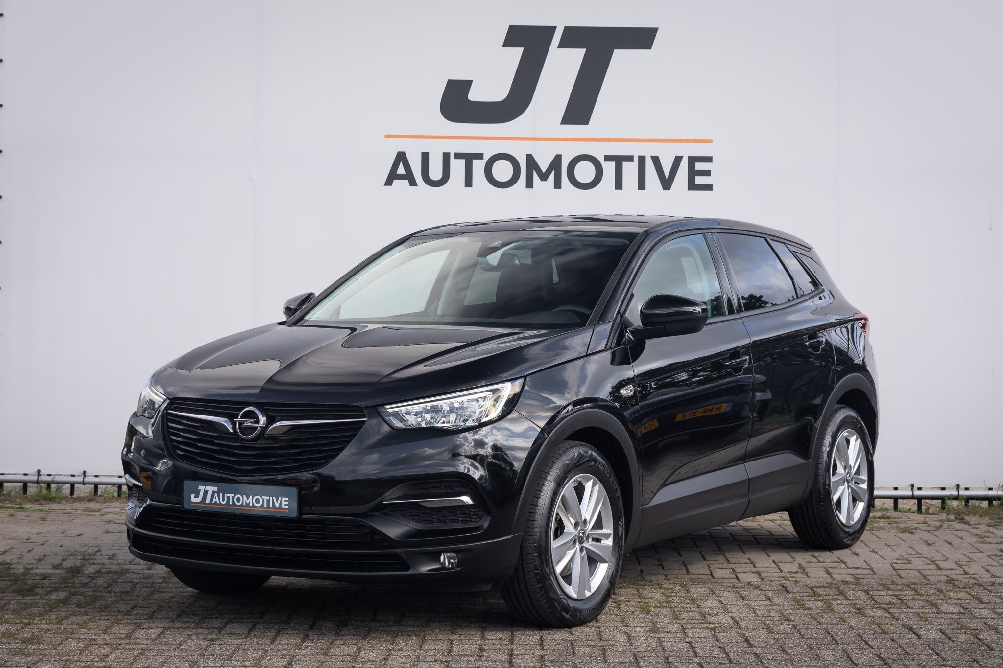 Opel Grandland X 1.2 Turbo Elegance klimaat control | Pdc |, Verwarmde buitenspiegels, Gebruikt, 1199 cc, Zwart