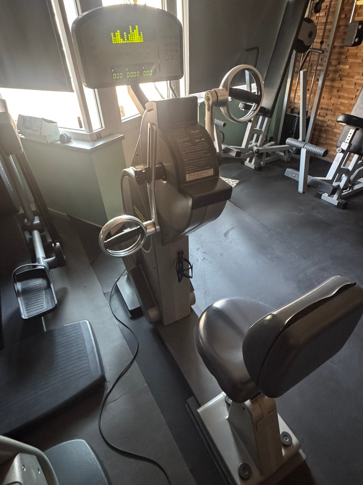 Technogym Top XT Pro 600 Arm Cycle Armfiets, Ophalen, Zo goed als nieuw, Borst, Overige typen
