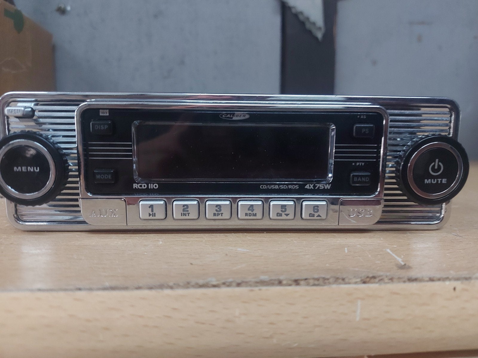 Caliber RCD110 Klassieke Autoradio met CD/USB/SD/RDS, Auto diversen, Ophalen of Verzenden, Gebruikt