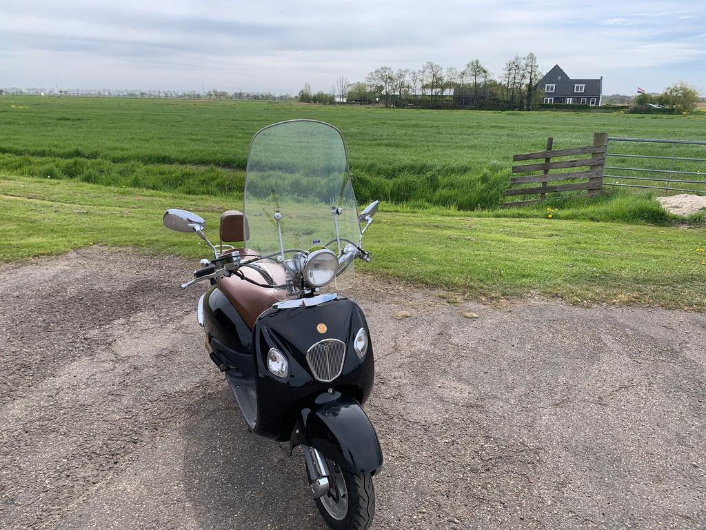 Te koop mooie Luuko Retro 50 scooter, Ophalen, Gebruikt, Overige modellen, Benzine