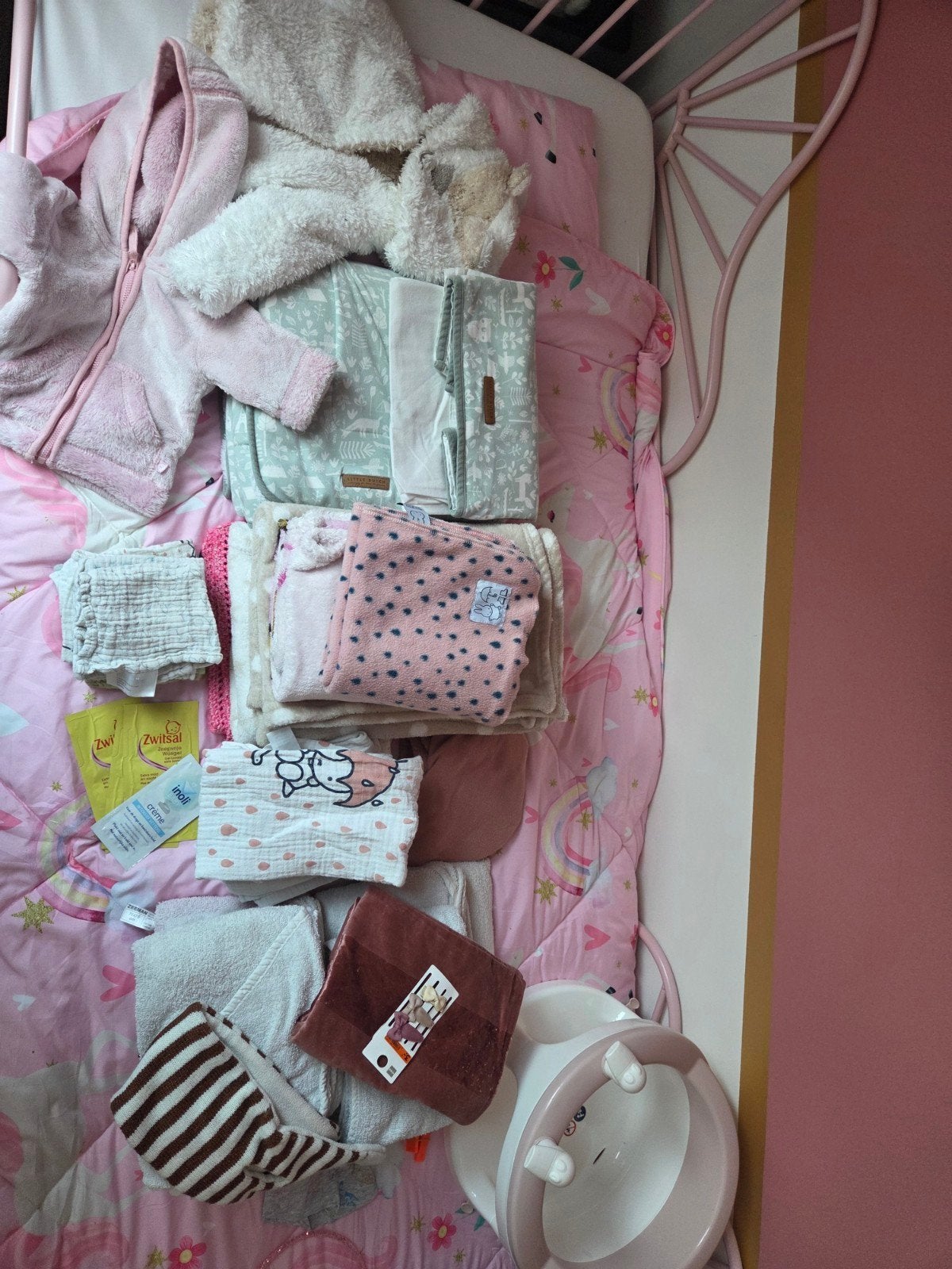 Uitgebreid babypakket: kleding, beddengoed en meer, Ophalen, Gebruikt, Little Dutch