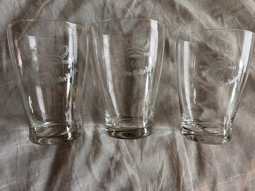 Set van 3 Wilhelmina jubileumglazen (1898-1938), Ophalen