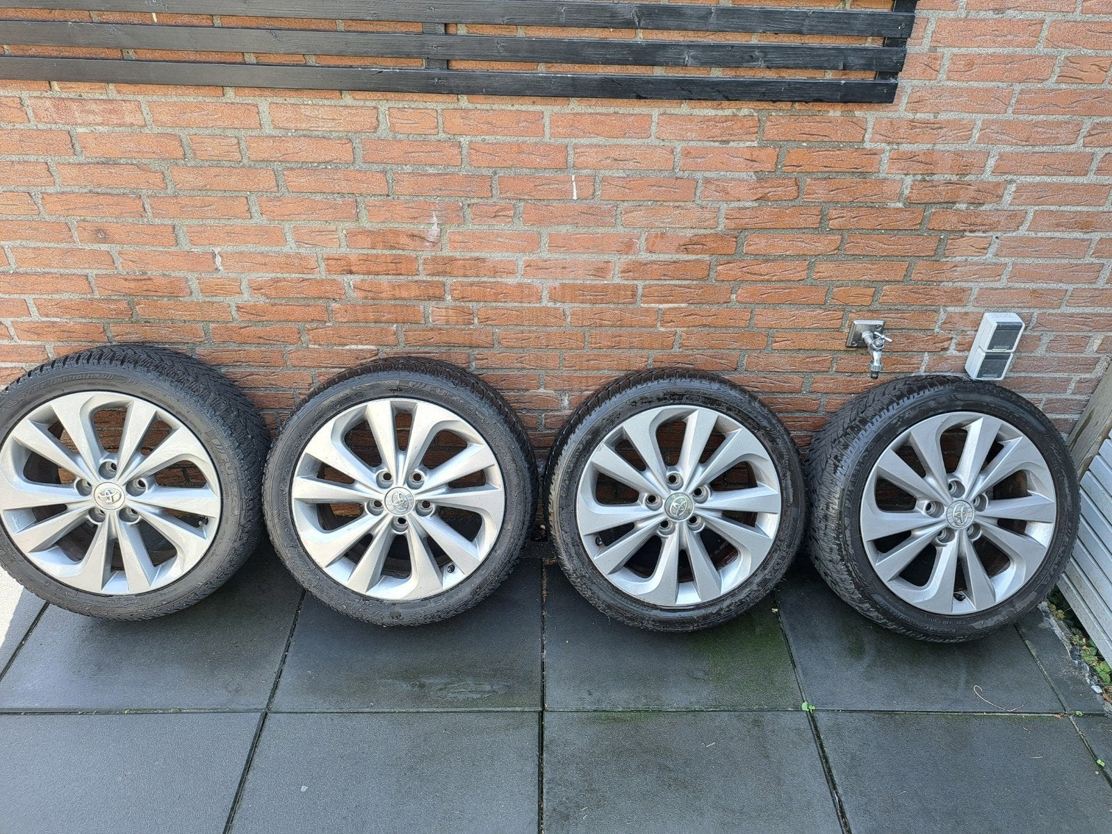 Toyota Auris 17 inch velgen incl. winterbanden, Auto-onderdelen, Banden en Velgen, Ophalen, Gebruikt, Banden en Velgen, 17 inch