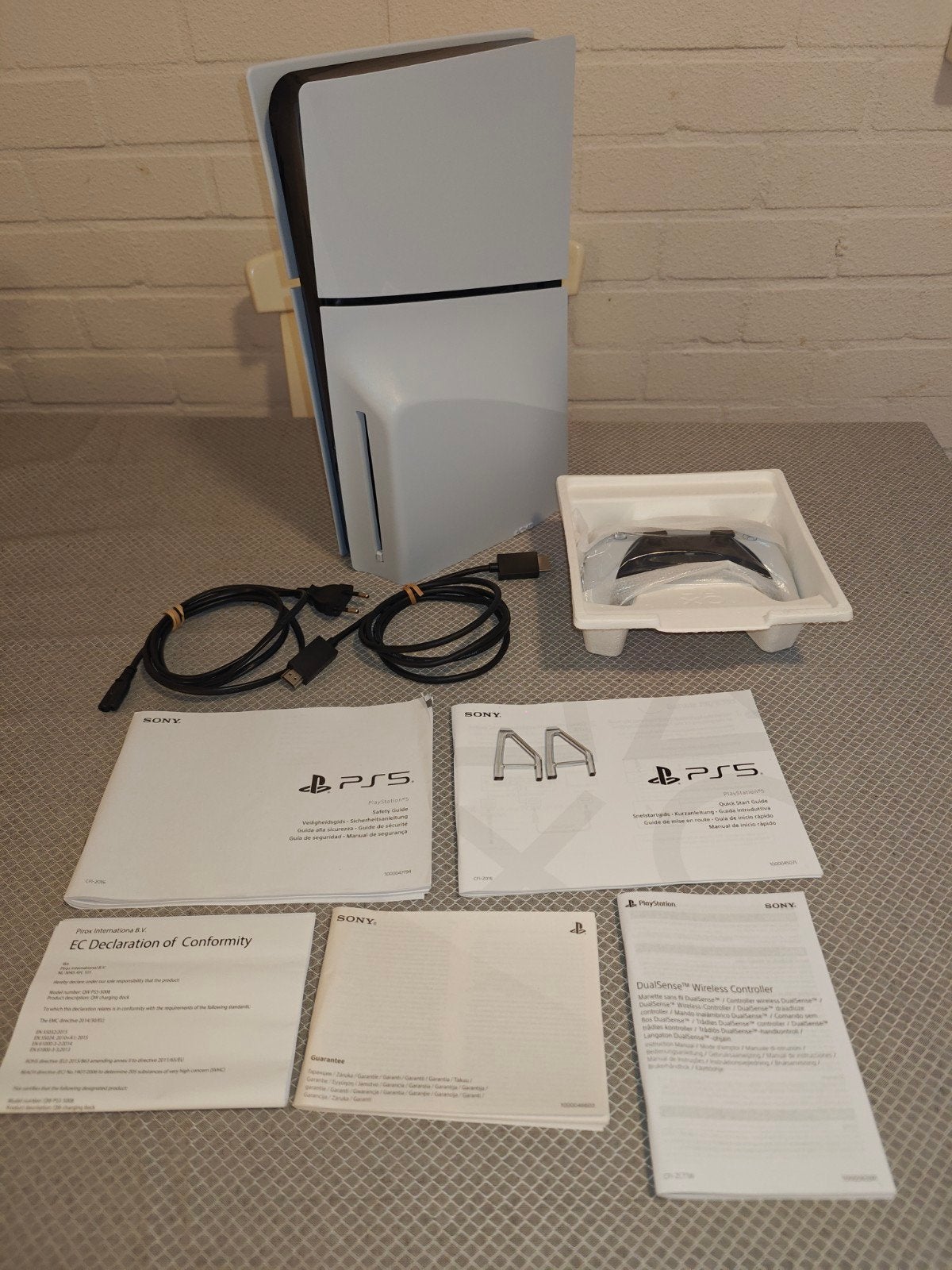 PlayStation 5 Slim Disc Edition + DualSense Controller, Online, Ophalen of Verzenden, Zo goed als nieuw, Platform