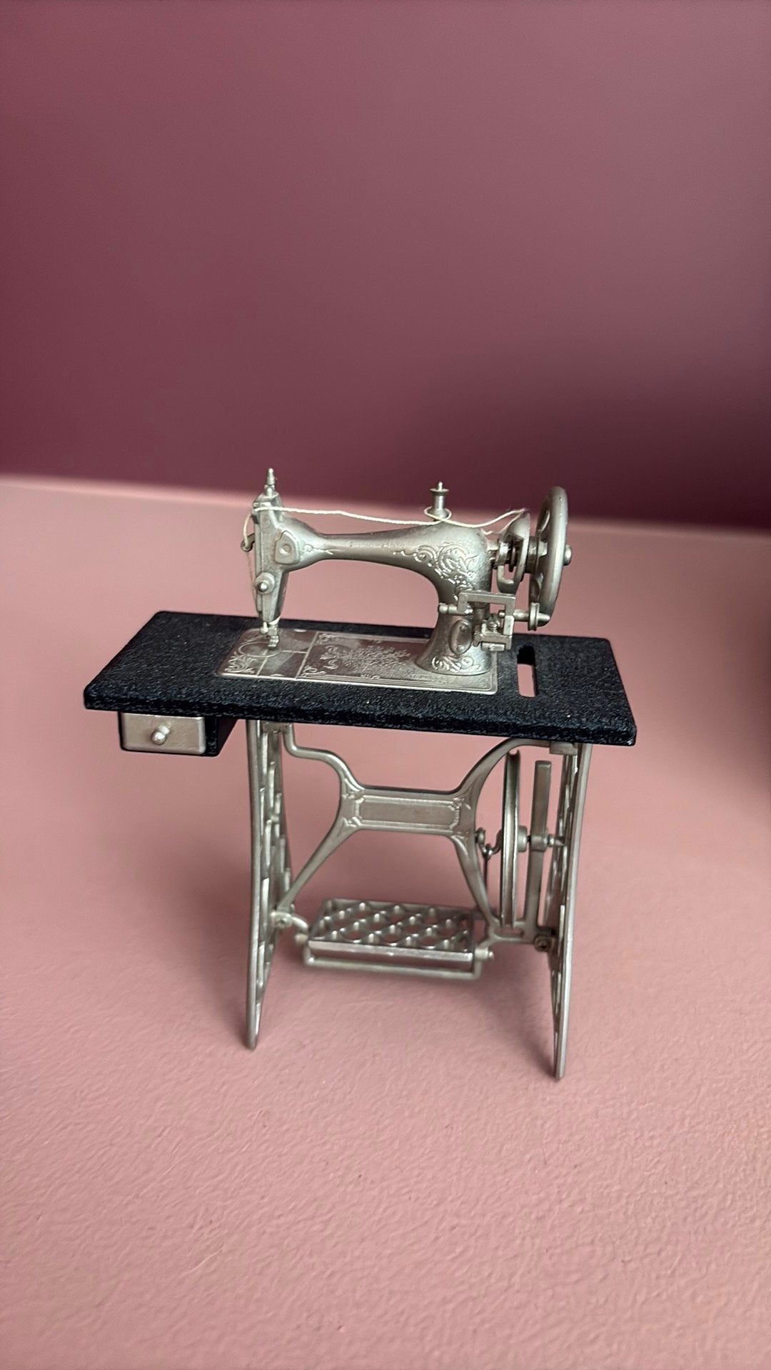Miniatuur Naaimachine Decoratie - Vintage Stijl, Antiek en Kunst, Ophalen of Verzenden