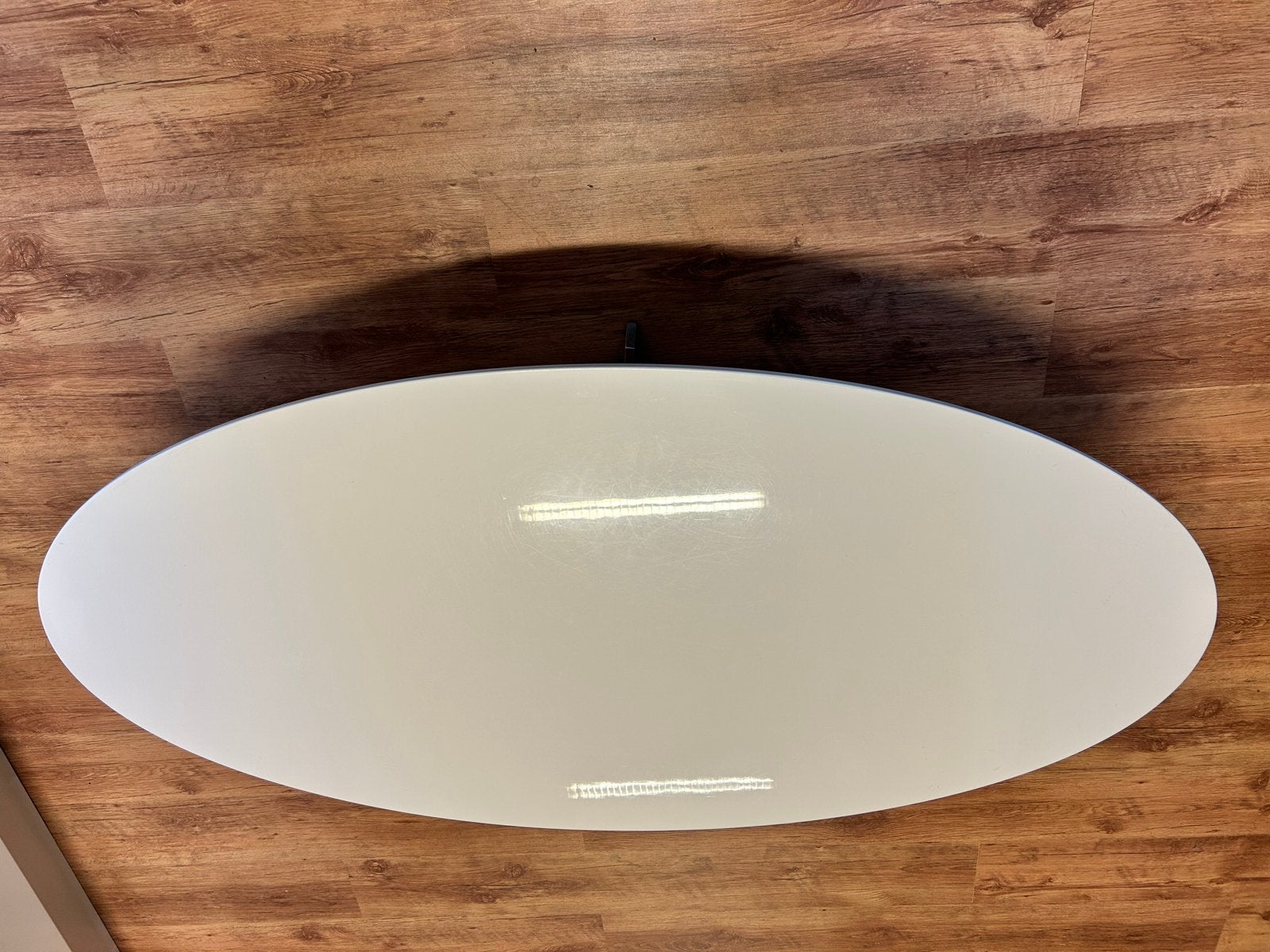 Ovale  design salontafel wit met metalen onderstel, Huis en Inrichting, Tafels | Salontafels, Ophalen, Minder dan 50 cm, Gebruikt
