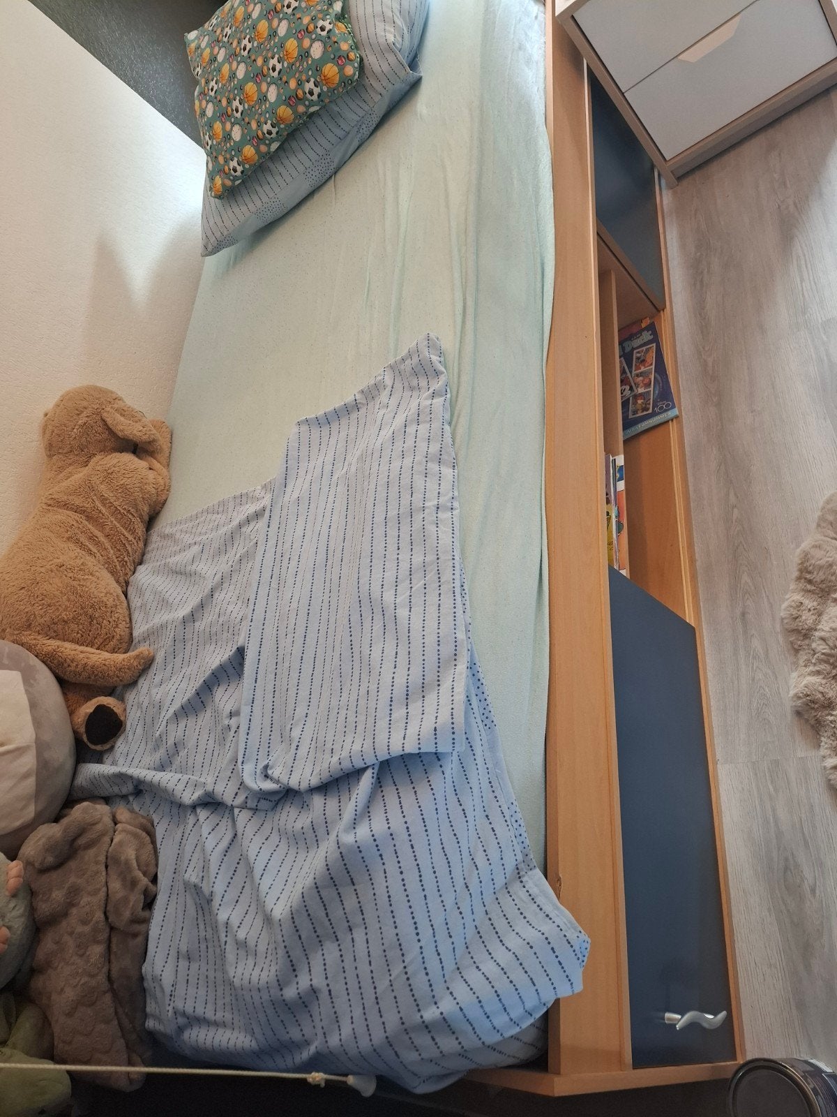 Eenpersoonsbed met opbergruimte en blauwe lades, Ophalen, Gebruikt, 90 cm, Eenpersoons