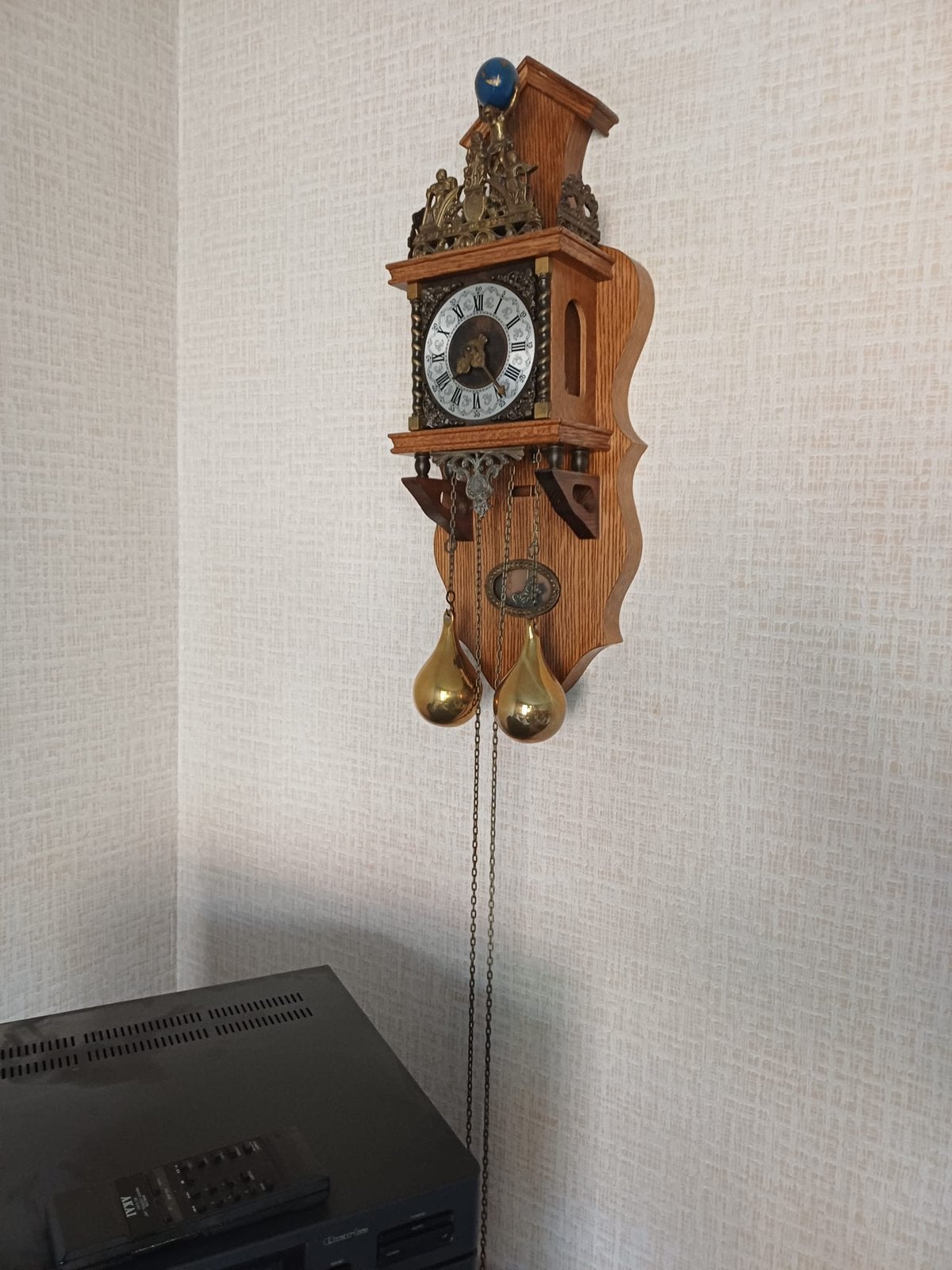Mooie klassieke Zaanse klok (met Atlas en peergewichten), Ophalen