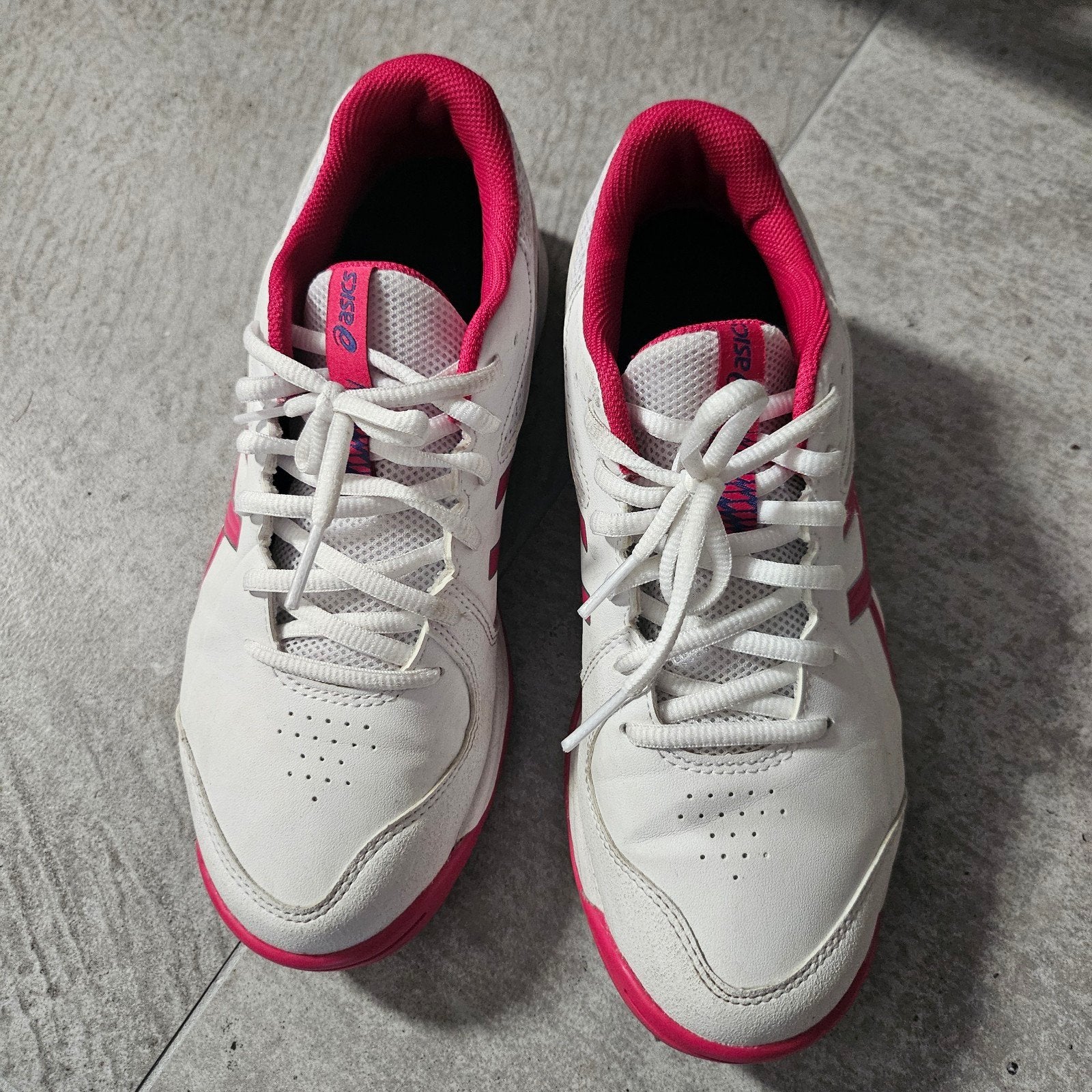 Asics Korfbal sportschoenen, Ophalen of Verzenden, Zo goed als nieuw, Schoenen
