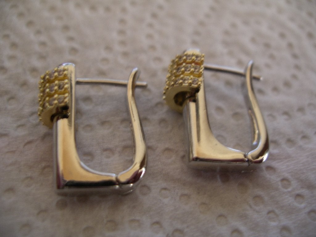 Een paar Verzilverde + Goud Vergulde Oorbellen en Zirkonia, Sieraden, Tassen en Uiterlijk, Verzenden, Goud, Oorbellen, Verguld