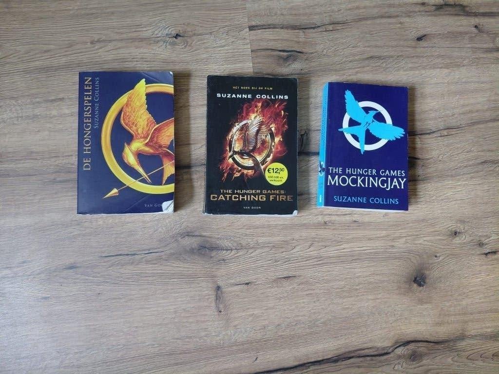 Hunger games boeken, Ophalen of Verzenden, Gelezen, Suzanne Collins