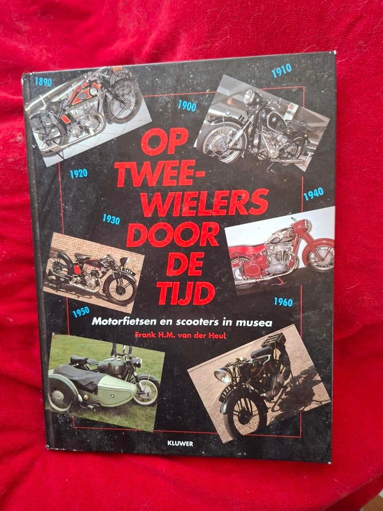 Op Tweewielers Door De Tijd - Motorfietsen en scooters, Ophalen of Verzenden