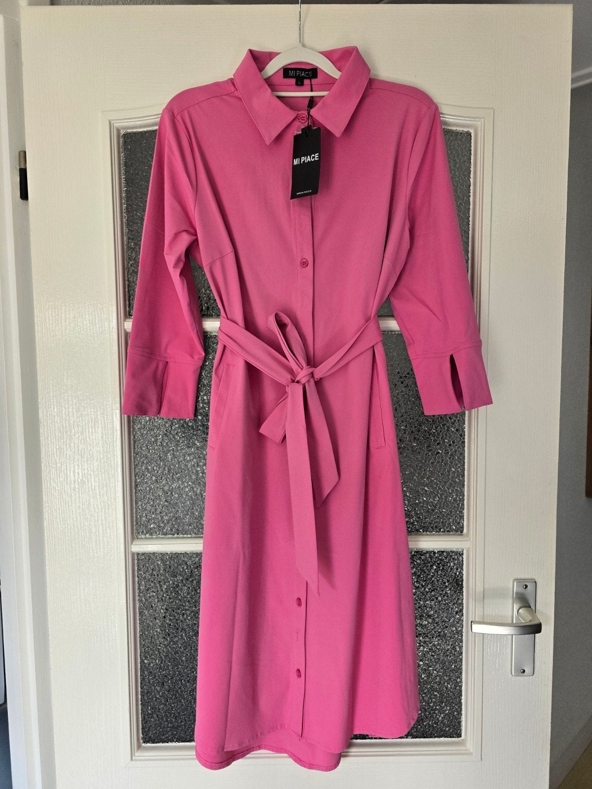 nieuw mi piace jurk barbie pink L travel, Kleding | Dames, Jurken, Ophalen of Verzenden, Nieuw, Roze, Onder de knie