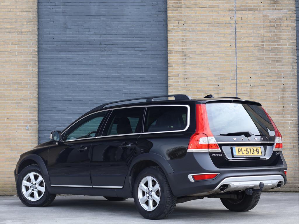 Volvo XC70 2.0 D4 FWD Nordic ACC | BLIS | Verw. Stoelen | LM, Auto's, Volvo, Voorwielaandrijving, 4 cilinders, Zwart, 22 km/l