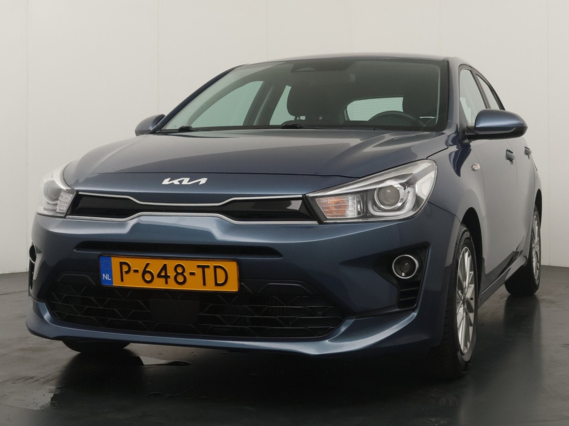 Kia Rio 1.0 T-GDi MHEV DynamicLine Airco - Apple Carplay/And, Auto's, Voorwielaandrijving, Gebruikt, Met garantie (alle), Blauw