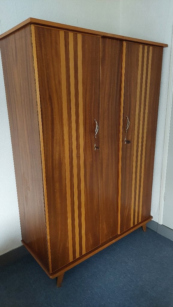 Retro kledingkast