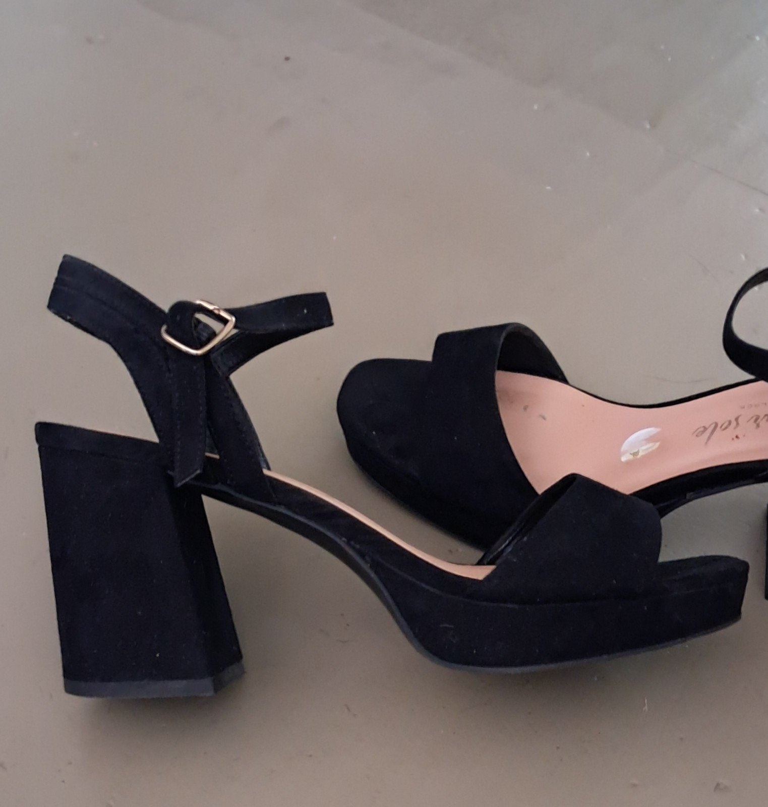 Sandalen met half hoge hak, maat 40, Ophalen, Zo goed als nieuw, Zwart, Sandalen of Muiltjes