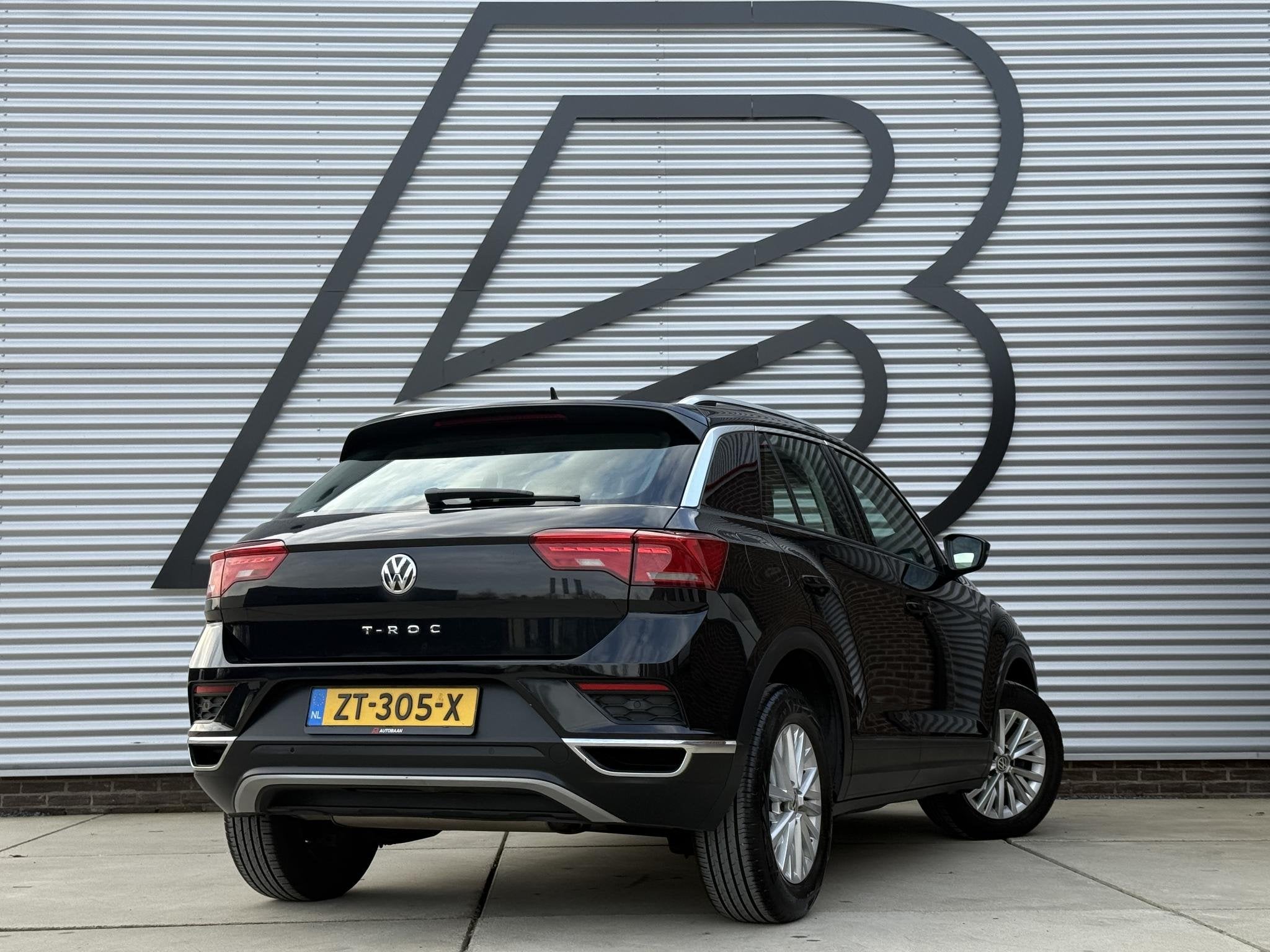 Volkswagen T-Roc 1.5 TSI Style 1e Eigenaar|Navi|Carplay|Auto, Stof, 4 cilinders, 150 pk, Zwart