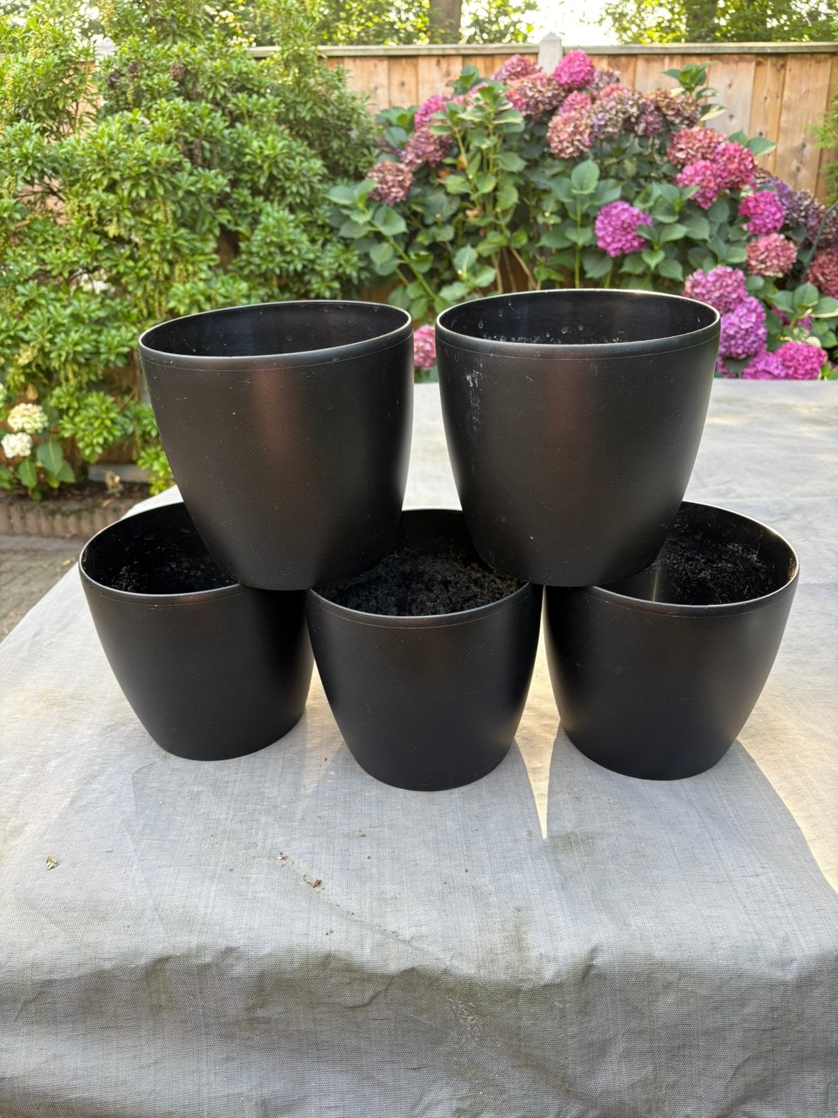 5 zwarte Elho bloempotten, Ophalen, Kunststof, Gebruikt, Rond