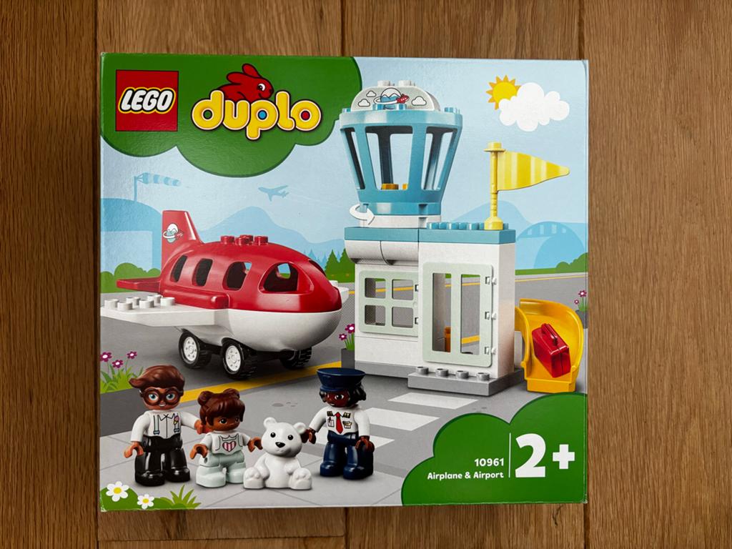 Lego Duplo Vliegveld 10961 - Compleet met doos en boekje, Overige thema's, Ophalen of Verzenden, Zo goed als nieuw, Compleet