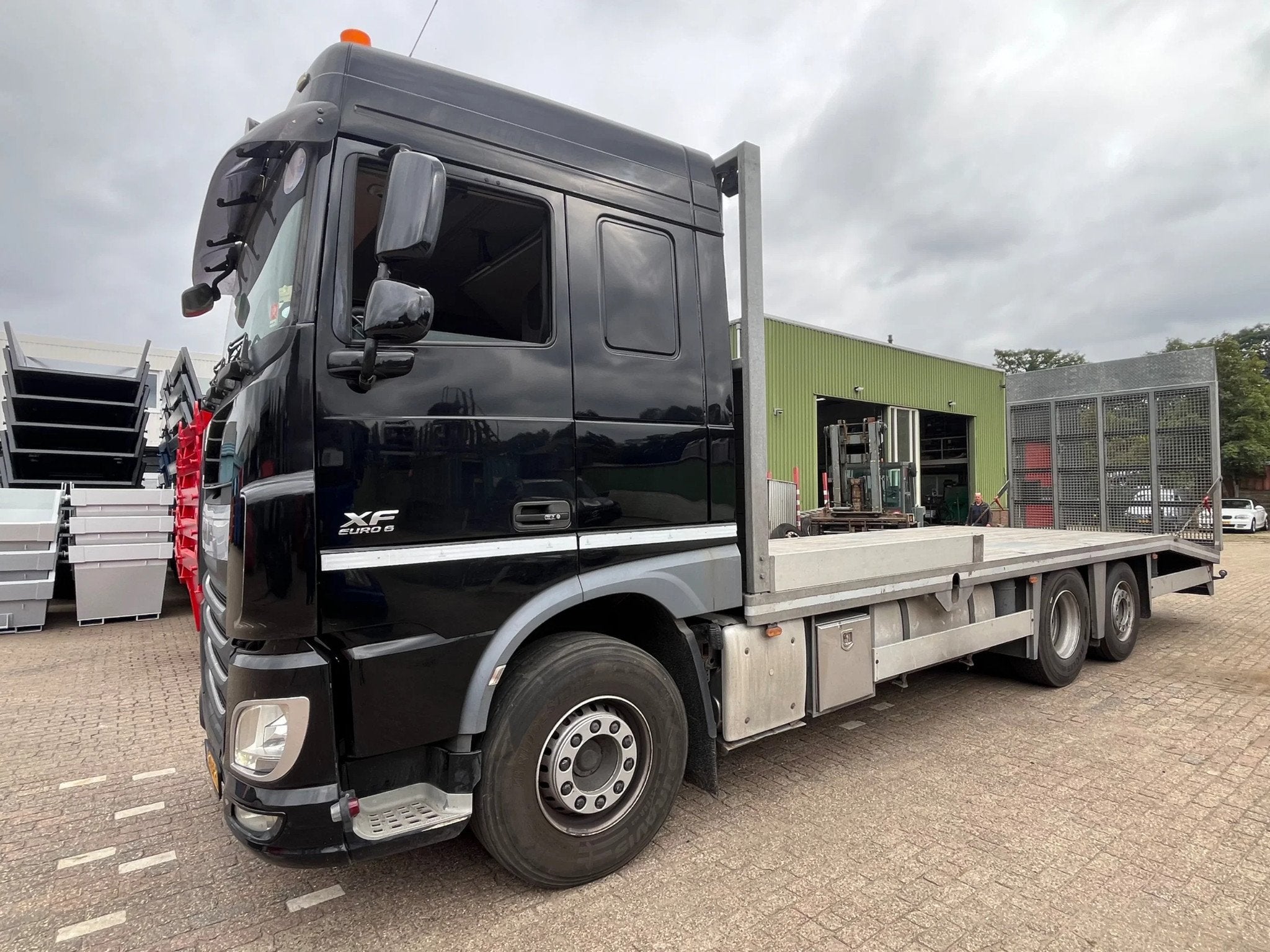 DAF XF 460 H4SN3 oprijwagen machine transport (bj 2016), Automaat, Euro 6, 462 pk, Zwart
