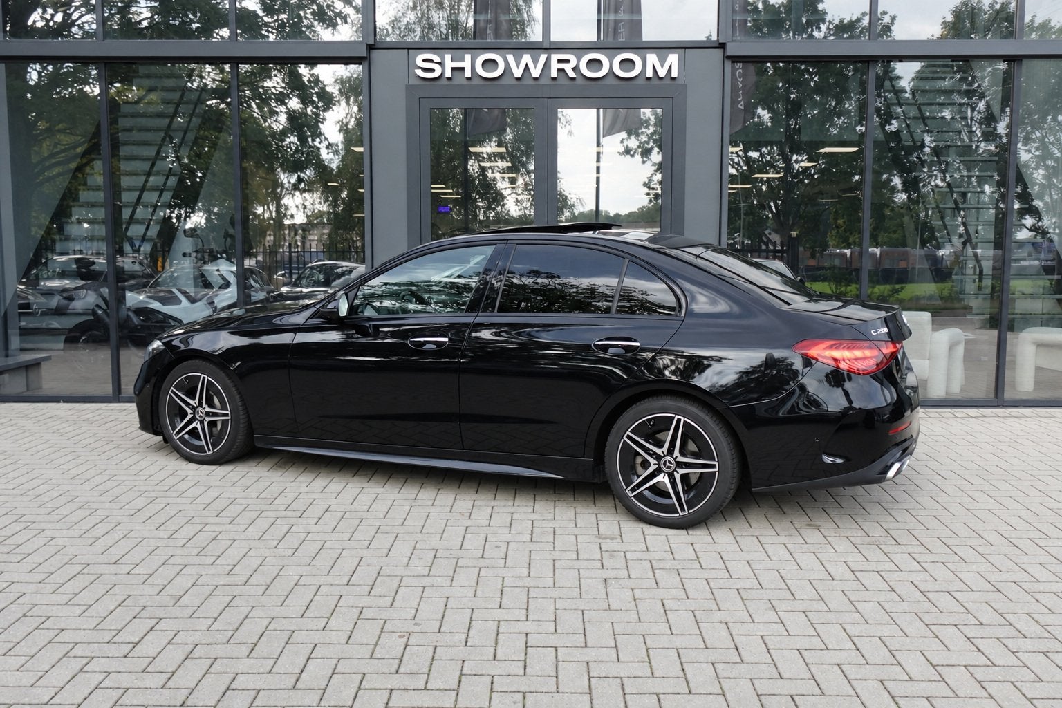 Mercedes-Benz C-klasse 200 AMG Line PANO KEYLESS CAM, Auto's, Automaat, Dealer onderhouden, Achterwielaandrijving, Gebruikt