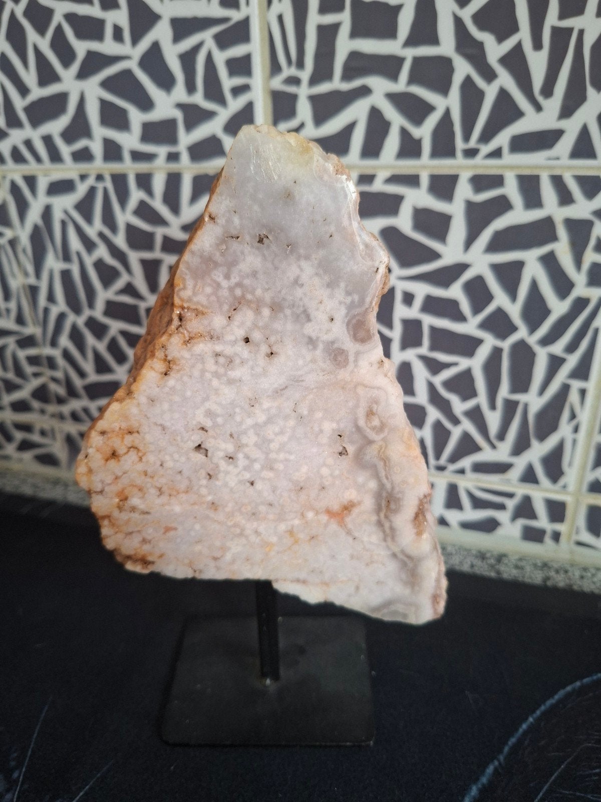 Roze Amethist Slab met druzy op houder, Ophalen, Mineraal