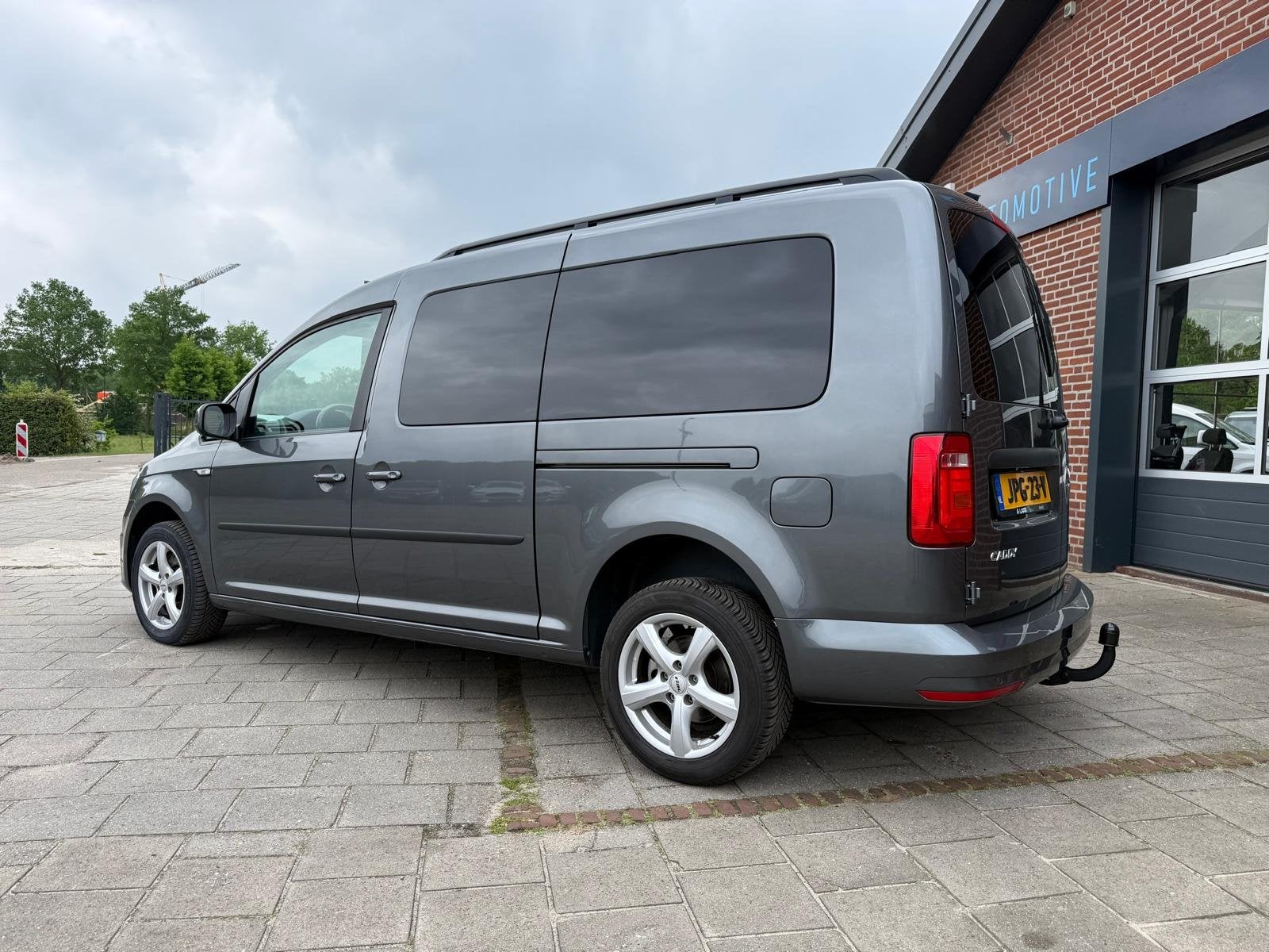 Volkswagen Caddy Maxi 1.4 TSI Trendline 5p 92kw Life (Achter, Auto's, Gebruikt, Euro 6, 4 cilinders, Grijs