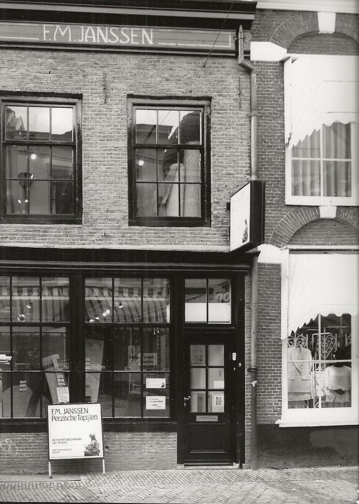 Utrecht F M Janssen Perzische Tapijten Foto, Verzamelen, Ophalen of Verzenden, 1940 tot 1960, Ongelopen, Utrecht